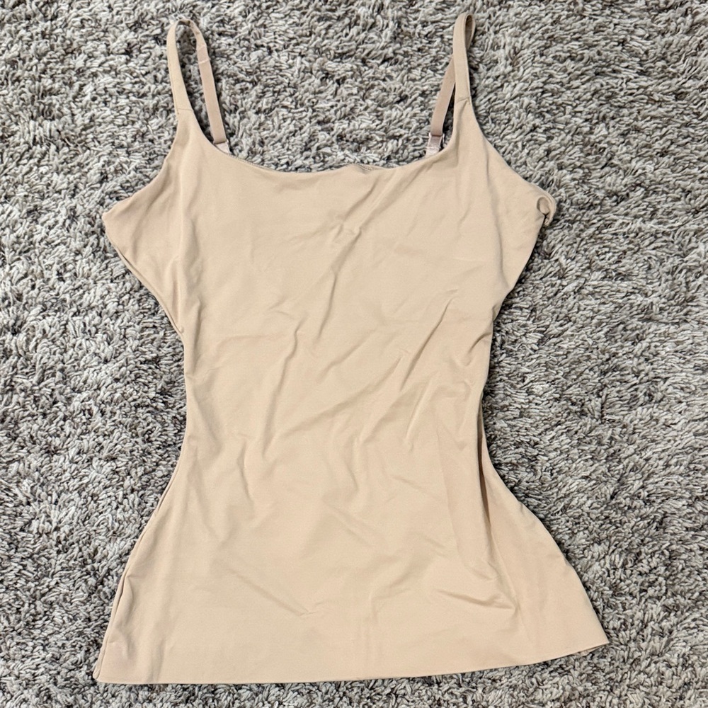 Love your Assests by Sara Blakely SPANX M